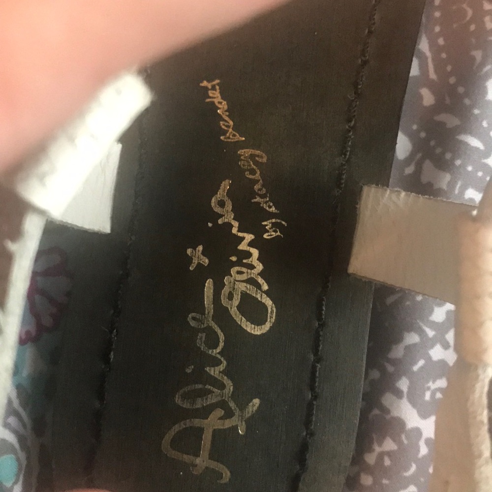 Sandals - Picture 2 of 5